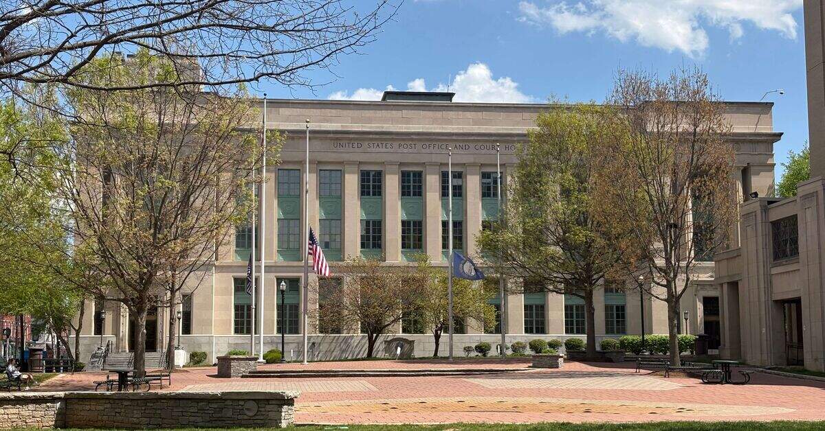 United States Federal Courthouse in Lexington Kentucky with American and Kentucky flags